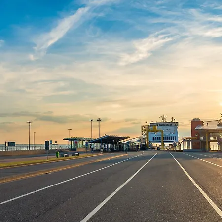 Vadders Hof דירה *