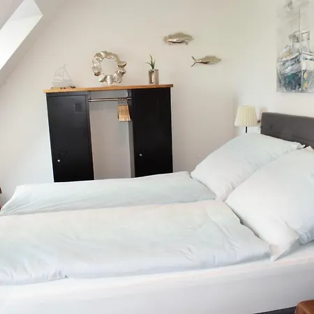 Vadders Hof * Risum-Lindholm