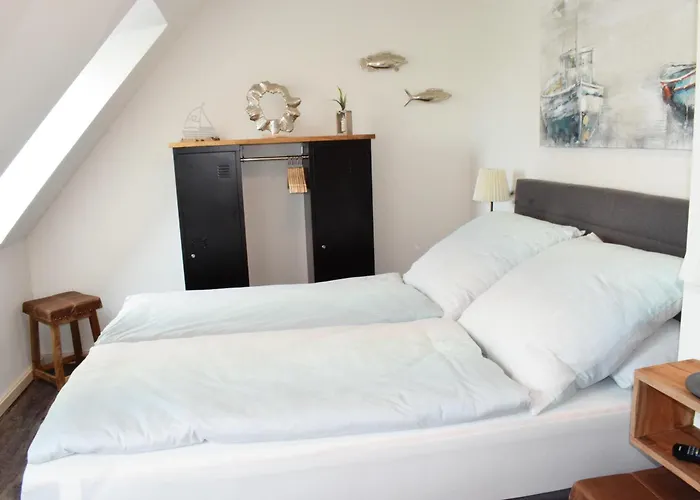 Vadders Hof * Risum-Lindholm